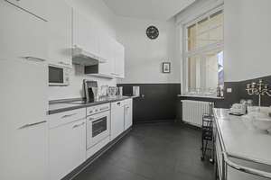 Außergewöhnliche Altbauwohnung mit mehr als 280 m² in der Karlsruher Weststadt – Die vollständige Adresse der Immobilie erhältst du vom Anbieter., 76133 Weststadt, Karlsruhe – Vorschaubild 29