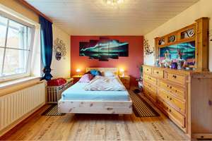 ** Ein Haus mit vielen Möglichkeiten: Großzügigies Zweifamilienhaus mit Dachausbau in Meilenhofen ** – Die vollständige Adresse der Immobilie erhältst du vom Anbieter., 84048 Mainburg – Vorschaubild 10
