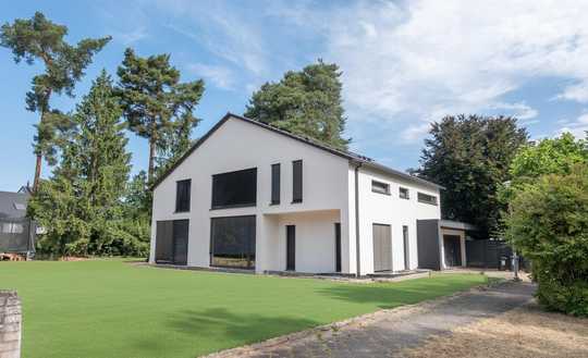 Luxuriöses Einfamilienhaus mit großem Grundstück