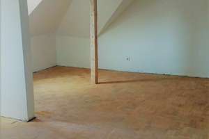schöne 2-Zimmer-DG-Wohnung mit Wohnküche und Wannenbad - ab sofort zu vermieten! – Am Bocklerbaum 21, 45307 Kray, Essen – Vorschaubild 1