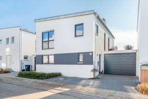 Exklusives und neuwertiges Einfamilienhaus mit Garage in Köngen – Die vollständige Adresse der Immobilie erhältst du vom Anbieter., 73257 Köngen – Vorschaubild 1