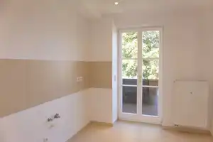 Stilvoll sanierte 3-Raum-Wohnung mit Balkon im charmanten Denkmalobjekt "Hoffmans Gärten" – Essener Straße 83, 4357 Leipzig – Vorschaubild 3