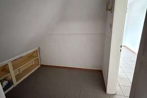 Viel Platz & Potenzial: 2-Zimmer-Wohnung mit zwei zusätzlichen Zimmern im Dachgeschoss – 46149 Schwarze Heide, Oberhausen – Vorschaubild 13