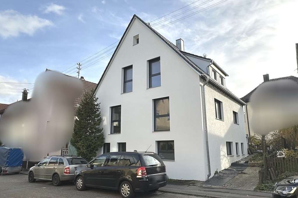 Immobilie in Schwaikheim - Hochwertig saniertes Dreifamilienhaus in zentraler Lage von Schwaikheim - Bild 1