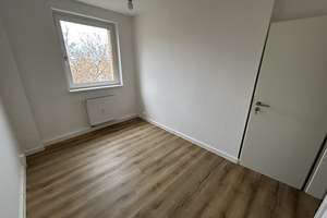 Modern, mit Aufzug und großem Balkon! 3-Zimmer-Wohnung sucht Sie! – Astonstraße 52, 39116 Sudenburg, Magdeburg – Vorschaubild 4