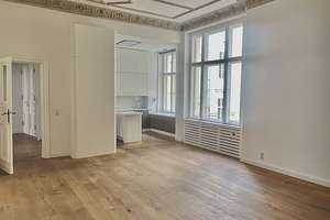 6 zimmer Elegante Altbauwohnung mit 3,3 m Deckenhöhe – Eisenacherstr 6, 10777 Schöneberg, Berlin – Vorschaubild 1