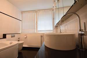 40 qm Terrasse! 4-Zimmer-Wohnung  mit EBK, Kamin & Doppelgarage für gehobene Ansprüche – Niederrheinstraße 16a, 40474 Stockum, Düsseldorf – Vorschaubild 15