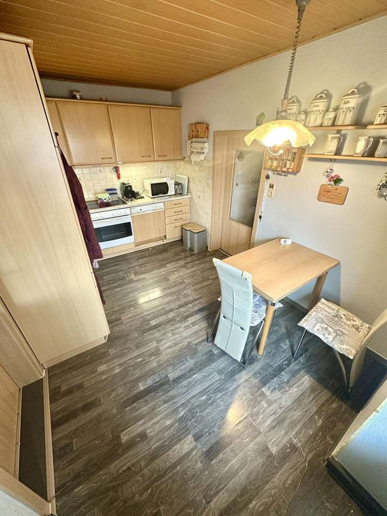 Immobilie in Drei Gleichen - Provisionsfrei: Großes Familien-/ Mehrgenerationenhaus mit 284 m² mit großzügigem Garten - Bild 2