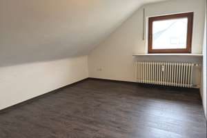 3-Familienhaus in Nürnberg-Altenfurt mit zwei freien Wohnungen, zwei Garagen und Carport – Die vollständige Adresse der Immobilie erhältst du vom Anbieter., 90475 Altenfurt, Moorenbrunn, Nürnberg – Vorschaubild 14
