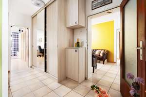 Käuferprovisionsfrei! Attraktive 4-Zimmer-Wohnung mit zwei Balkonen und Tiefgaragenstellplatz – Die vollständige Adresse der Immobilie erhältst du vom Anbieter., 28759 St. Magnus, Bremen – Vorschaubild 2