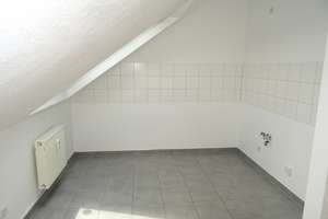 Moderne DG-Whg : 3 Zimmer + Balkon + Schickes Wannenbad – Wartburgstr. 14, 9126 Bernsdorf, Chemnitz – Vorschaubild 9