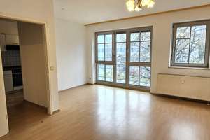 Lichtdurchflutete 2 Zimmer Wohnung mit TG-Stellplatz bei Stadtamhof 