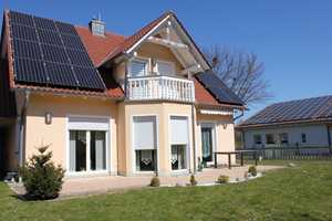 *** Platz für die ganze Familie *** Schönes Haus in ruhiger  Lage, attraktive Raumaufteilung. – Unterfeldstraße 48, 86554 Aichach-Friedberg (Kreis) – Vorschaubild 1