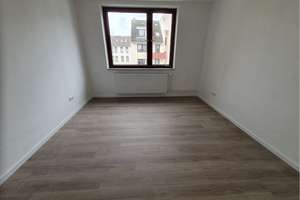 In Bremerhaven-Mitte: Sanierte 3- Zimmer Wohnung auf Wunsch mit Einbauküche – An der Allee 41, 27568 Mitte, Bremerhaven – Vorschaubild 6