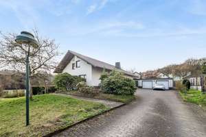 Großzügiges EFH mit ELW in begehrter Lage in Freudenberg – Die vollständige Adresse der Immobilie erhältst du vom Anbieter., 57258 Freudenberg – Vorschaubild 2