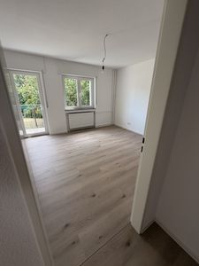 Erstbezug nach Sanierung - Helle 2 Zimmer Wohnung mit EBK und Balkon