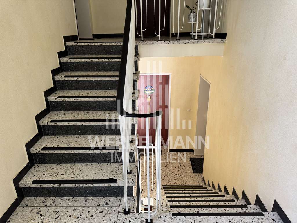 Immobilie in Velbert - ** MfH mit Entwicklungspotenzial, zwei Garagen und guter  Vermietungssituation** - Bild 3