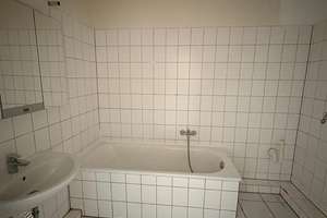 ANFRAGENSTOP: Schöne 3-Zimmer Wohnung mit Balkon- Ideal für Paare! **Ein Monat Mietfrei** – Knappenstraße 138, 46047 Bermensfeld, Oberhausen – Vorschaubild 4