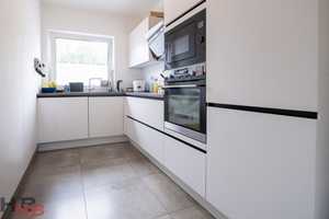 Exklusiver Neubau. 6 Zimmer, 2 Bäder, 3 Balkone, exklusive Küche und viel Platz für die Familie! – Bremen – Vorschaubild 4
