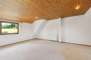 Angeb. flexibl. nutzbares Wohnhaus mit ELW, Garage & großem Sonnengarten – Die vollständige Adresse der Immobilie erhältst du vom Anbieter., 57074 Siegen, Siegen – Vorschaubild 14