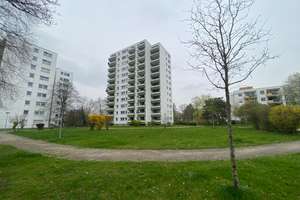 Wohlfühl-1-Zimmerwohnung: hell, großzügig, mit Balkon ins Grüne – Die vollständige Adresse der Immobilie erhältst du vom Anbieter., 81243 Aubing-Süd, München – Vorschaubild 2