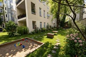 Altbauwohnung mit ca. 300 m² Südgarten – seltene Gelegenheit – Die vollständige Adresse der Immobilie erhältst du vom Anbieter., 10961 Kreuzberg, Berlin – Vorschaubild 5