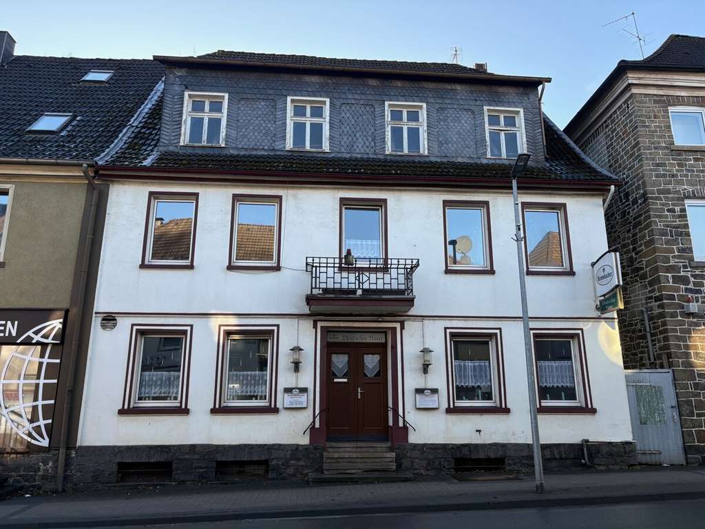 Immobilie in Neuenrade - VR IMMO: Charmantes Wohn- und Geschäftshaus mit Entwicklungspotenzial. - Bild 2