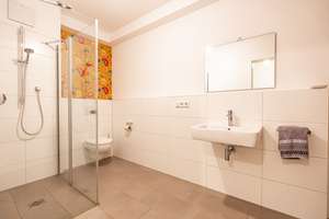 Moderne Maisonettewohnung mit Hauscharakter, überdachter Terrasse und großem Sonnenbalkon – Die vollständige Adresse der Immobilie erhältst du vom Anbieter., 22397 Wohldorf-Ohlstedt, Hamburg – Vorschaubild 21