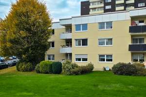 Frisch renoviert! 4-Zimmer-Wohnung mit Balkon & Garage in Bergisch Neukirchen