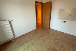 2. OG - Laminat, geräumige Küche mit Balkon – Mosenstraße 5, 9130 Sonnenberg, Chemnitz – Vorschaubild 4