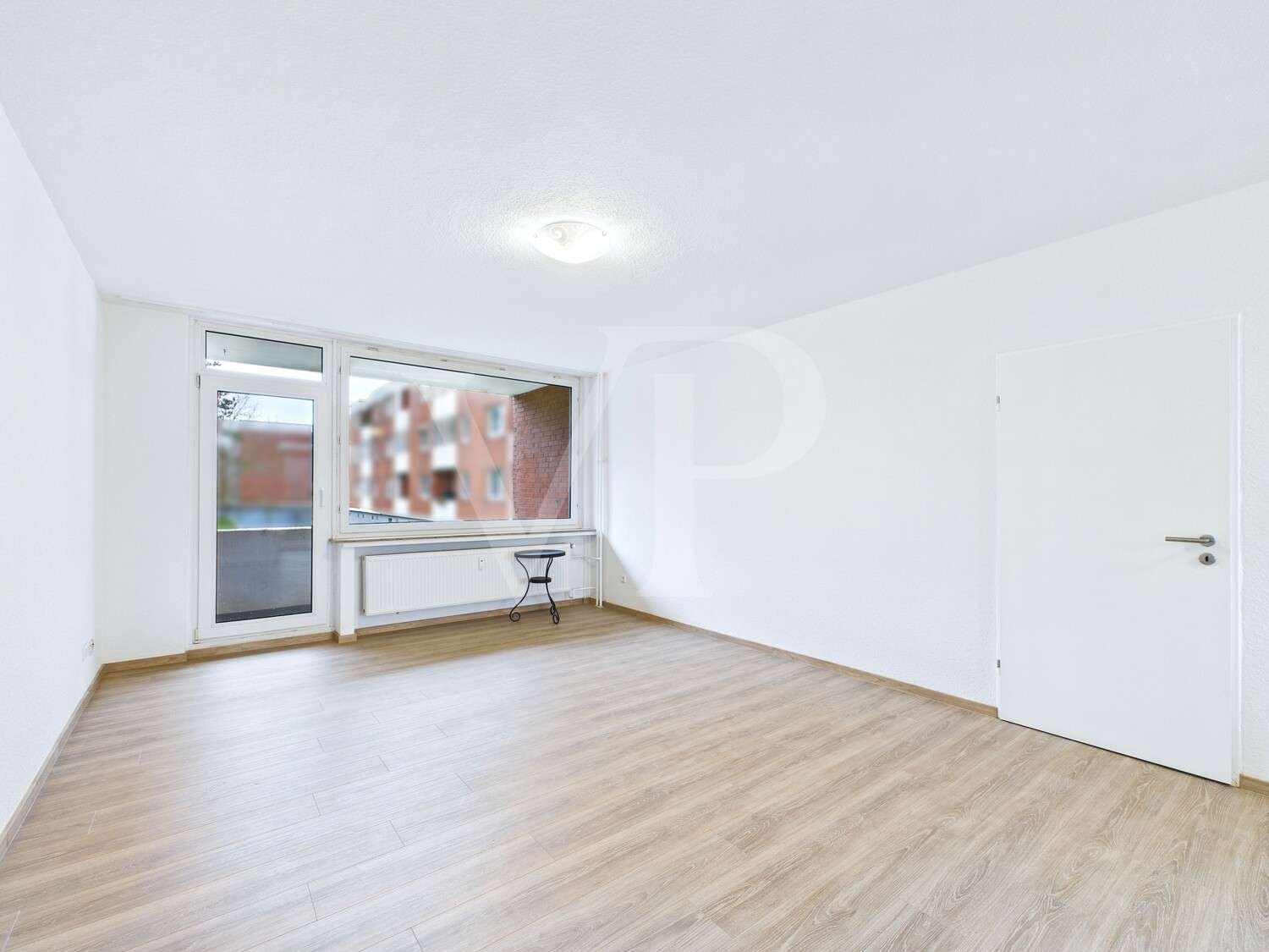 Immobilie in Emden - Hell und modern: Renovierte 4-Zimmer-Wohnung in Emden - Bild 1