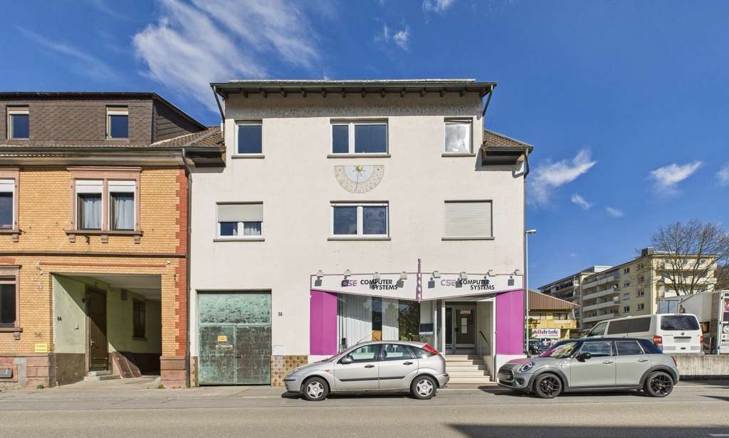 Immobilie in Birkenau - Modernisierungsbedürftiges Zweifamilienhaus mit vermieteter Gewerbeeinheit in Birkenau - Bild 0