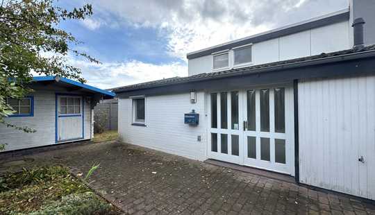 Bild von Reihenendhaus mit Potenzial zentral in Stuhr-Brinkum | Kamin, Südterrasse und Garage