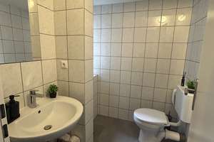 Helles Altbauzimmer mit Balkon  ca. 20 m² – Frankfurt Bahnhofsviertel 700 € warm – 60329 Bahnhofsviertel, Frankfurt am Main – Vorschaubild 5