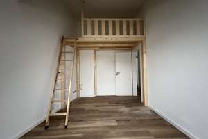 WG-Zimmer in renovierter Dachgeschosswohnung in bester Lage! – Die vollständige Adresse der Immobilie erhältst du vom Anbieter., 53115 Poppelsdorf, Bonn – Vorschaubild 2