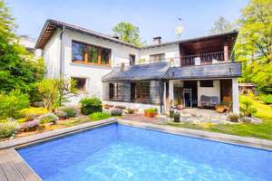 Exklusive Villa mit Pool und großzügigem Garten – Ihr privates Paradies in Remscheid