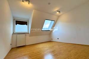 FREIRAUM4 +++ Über den Dächern von Siegen: Stilvolle Maisonette mit Galerie & Balkon in Top-Lage! – Die vollständige Adresse der Immobilie erhältst du vom Anbieter., 57072 Siegen – Vorschaubild 8