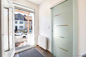 STILVOLL WOHNEN in OSTERFEUERBERG – modernisiertes Reihenhaus mit Veranda und Garten – Die vollständige Adresse der Immobilie erhältst du vom Anbieter., 28217 Westend, Bremen – Vorschaubild 2