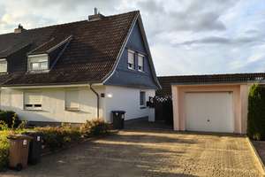 Gepflegte Doppelhaushälfte mit Garage in Lübeck-Kücknitz – Die vollständige Adresse der Immobilie erhältst du vom Anbieter., 23569 Kücknitz, Lübeck – Vorschaubild 1