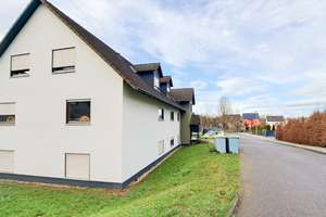 Wohnen im Grünen: 2-Raum-Wohnung mit Balkon! – Kaisergrubenstr. 7, 9355 Gersdorf – Vorschaubild 2