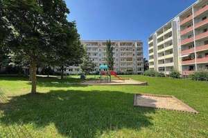 Modernes und Kompaktes Wohnen mit Balkon | EBK auf Wunsch – Neuplanitzer Straße 33, 8062 Neuplanitz, Zwickau – Vorschaubild 2