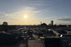 Penthouse mit Spreeblick ,60qm Rooftop-Terrasse, Klimaanlagen, Aufzug – Stralauer Allee 17, 10245 Friedrichshain, Berlin – Vorschaubild 3