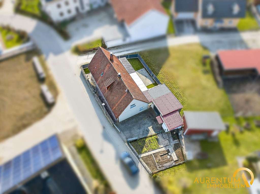 Immobilie in Wildenberg - Charmantes Einfamilienhaus mit Garten, Werkstatt und viel Potenzial in ruhiger Lage von Wildenberg - Bild 1