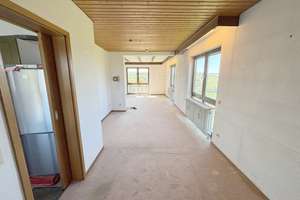 Wohnen mit Traumblick – gepflegtes Haus, mit Terrasse und Garten. – Die vollständige Adresse der Immobilie erhältst du vom Anbieter., 54318 Mertesdorf – Vorschaubild 3