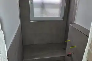 Kernsanierte 2 Zimmerwohnung mit offener Küche, XXL-Dusche und Balkon – Derfflinger Straße 30, 40470 Düsseldorf – Vorschaubild 5