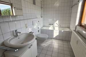 4-Zimmer-Dachgeschoss-Wohnung mit herrlichem Ausblick in Zell a. H./Unterharmersbach – Die vollständige Adresse der Immobilie erhältst du vom Anbieter., 77736 Zell am Harmersbach – Vorschaubild 7