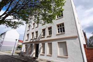 1 Monat mietfrei Renovierte 4-Raumwohnung mit neuer Einbauküche**