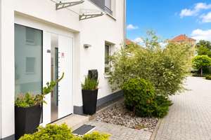 Modernes 5-Zimmer-Reihenendhaus: Wohnkomfort auf 3 Etagen für die ganze Familie – Die vollständige Adresse der Immobilie erhältst du vom Anbieter., 1129 Pieschen-Nord/Trachenberge, Dresden – Vorschaubild 2
