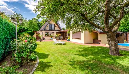 Bild von Gepflegtes Einfamilienhaus mit traumhaftem Garten, Wintergarten und Pool in ruhiger Osterholzer Lage