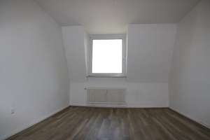 !!! 3,5 RAUM DG -  WOHNUNG , IN RUHIGER, GESUCHTER WOHNLAGE. RENOVIERT UND MODERNISIERT !!! – Virchowstr. 86, 45886 Ückendorf, Gelsenkirchen – Vorschaubild 9